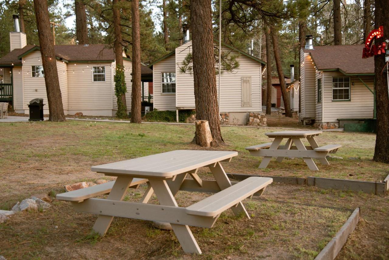 Lakewood Cabins Velké Medvědí jezero Exteriér fotografie