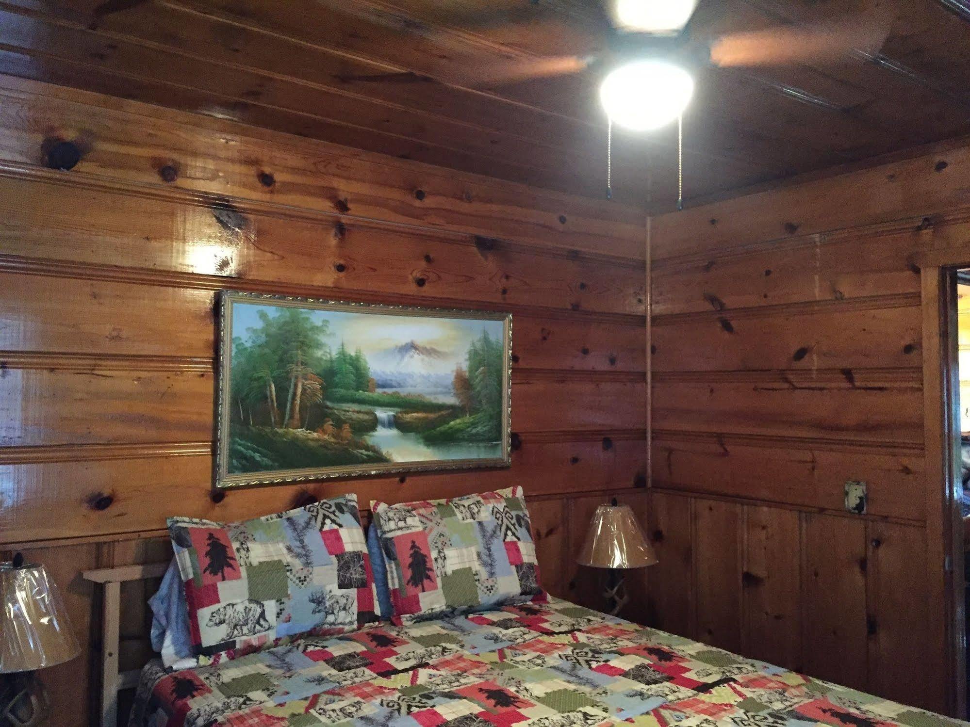 Lakewood Cabins Velké Medvědí jezero Exteriér fotografie